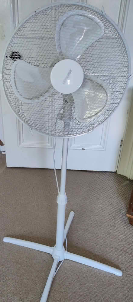 Photo of free Floor standing mains elec fan (Jesmond NE2) #1