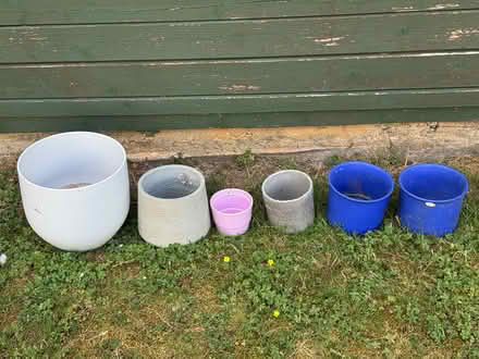 Photo of free Flower pots (Highfields Caldecote) #1