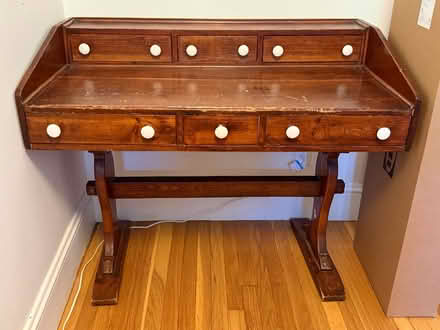Photo of free Old desk with great drawer space (Arlington) #1