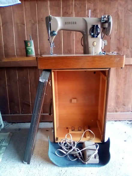 Photo of free Singer sewing machine (Lye DY9) #1