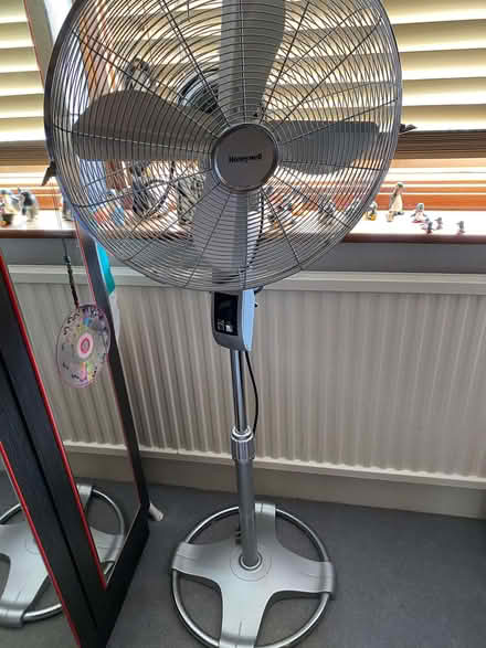 Photo of free Fan (Mitcham CR4) #1