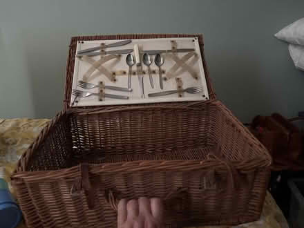 Photo of free Vintage picnic hamper (Wickford, Essex SS11) #2