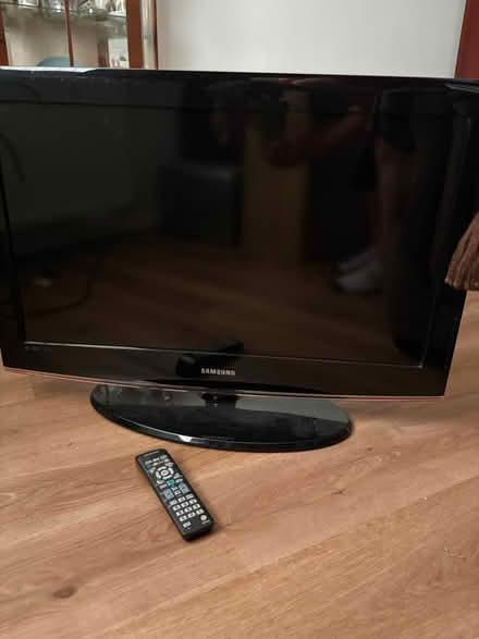 Photo of free Non-smart TV Samsung 32” (Connah’s Quay CH5) #1