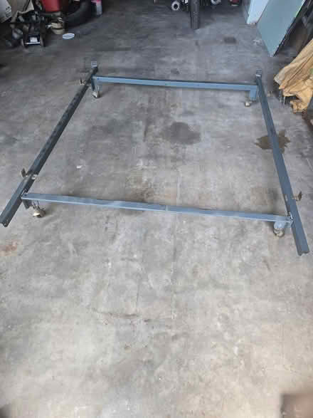 Photo of free Queen Bed (Oakmount Road 33765) #1