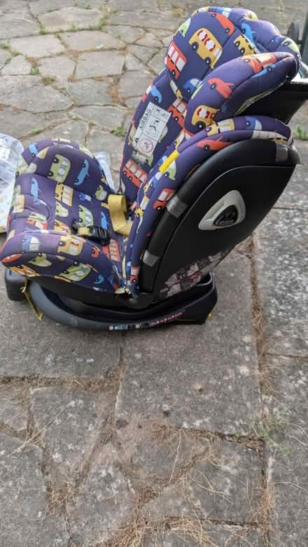 Photo of free CAR SEAT with BUILT-IN ISOFIX (Powick WR2) #1