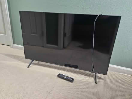 Photo of free Samsung UN43TU7000FXZA 43" TV (Brisbane, Ca) #1