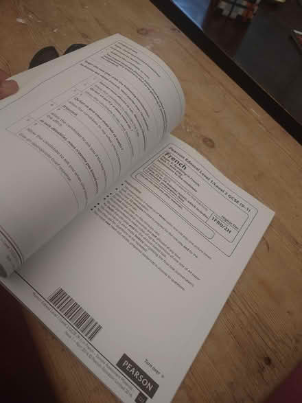 Photo of free Edexcel GCSE French – text book (Wigmore ME8) #4