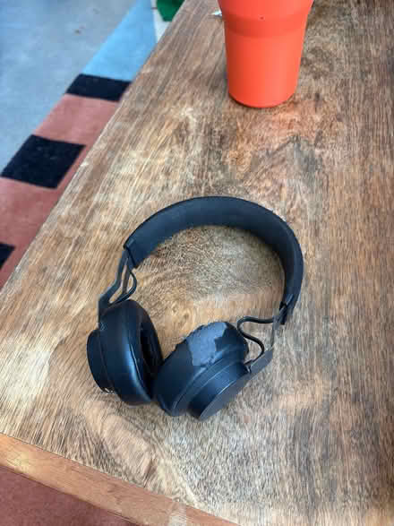 Photo of free jaba headphones ripped (Ballard) #1