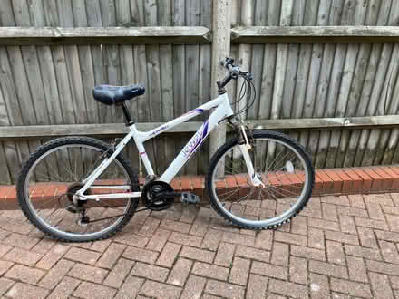 Photo of free Ladies' hybrid/mountain bike, SPARES OR REPAIR (West Marina TN38) #1