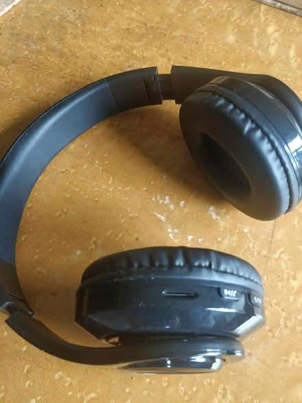 Photo of free Bluetooth headphones (Ravelston EH4) #2