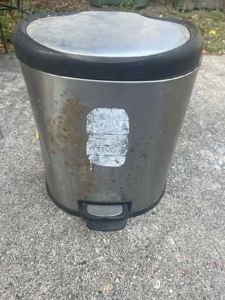 Photo of free Bathroom trashcan (Off Bowen near Pioneer pkwy) #1