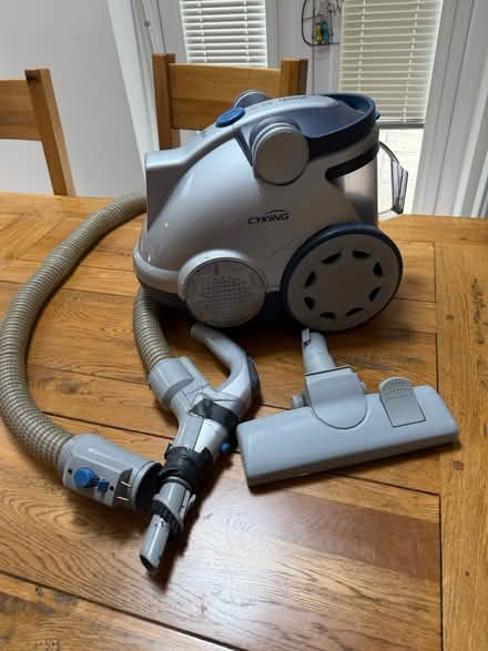 Photo of free LG Cyking Vacuum Cleaner (Bracknell RG12) #1