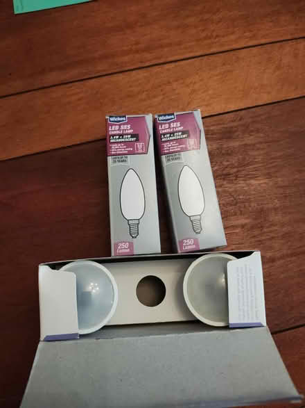 Photo of free Various lightbulbs (New Arley) #2