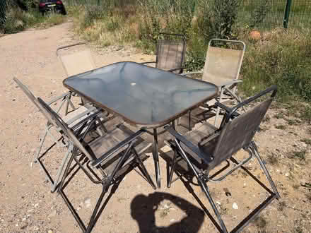 Photo of free Table and 6 chairs (TW16 Sunbury on Thames) #1