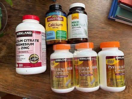 Photo of free bulk vitamins / supplements past bb (Ballard) #1