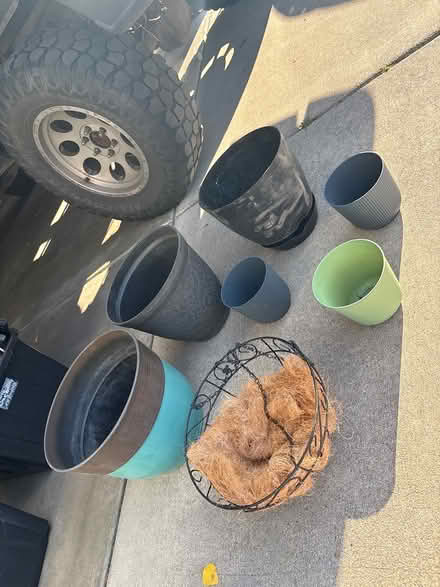 Photo of free Plastic garden pot/metal hanging (Colbert) #1