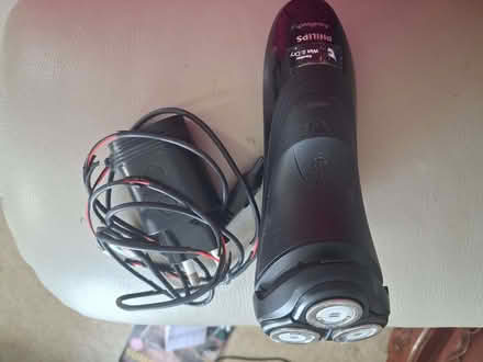 Photo of free Philips razor and plug (Belmont SM2) #1