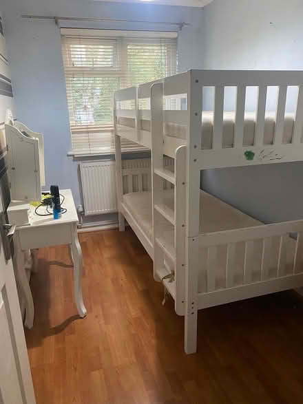 Photo of free chest drawer, bunk bed (Watford WD25) #1