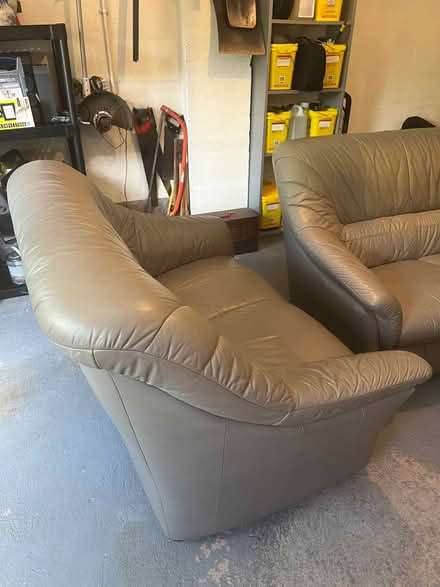 Photo of free Beige suite 3,2,1 (Laurencekirk AB30) #2