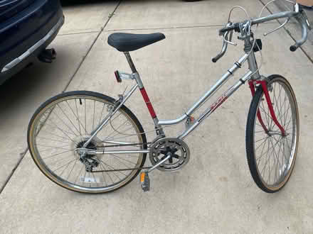 Photo of free Huffy 10-speed bike (Schaumburg) #2