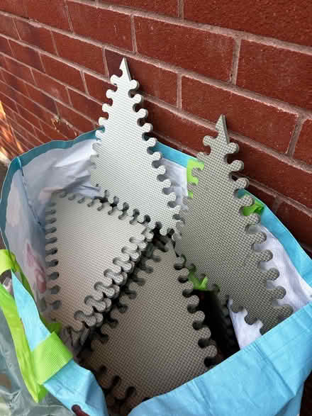 Photo of free Soft Floor pieces for child play area (North Hinksey OX2) #3
