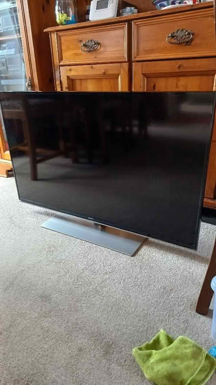 Photo of free TV Samsung 42 inches (Theale RG7) #1