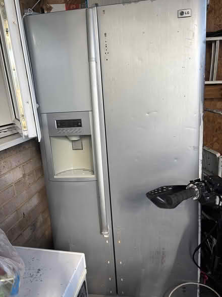 Photo of free lg american style fridge freezer (me7 2dd) #1