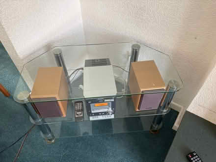 Photo of free Glass TV corner stand. (Cuffley EN6) #2