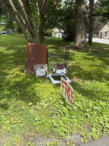 Photo of free household stuff (Lower Macungie Township) #1