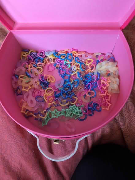 Photo of free Kids jewelry making beads (North West Longmont) #1