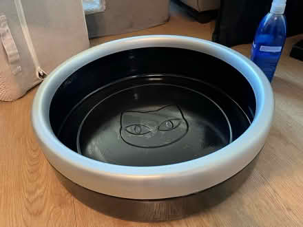 Photo of free metal round litter box, like new (Oakland) #1