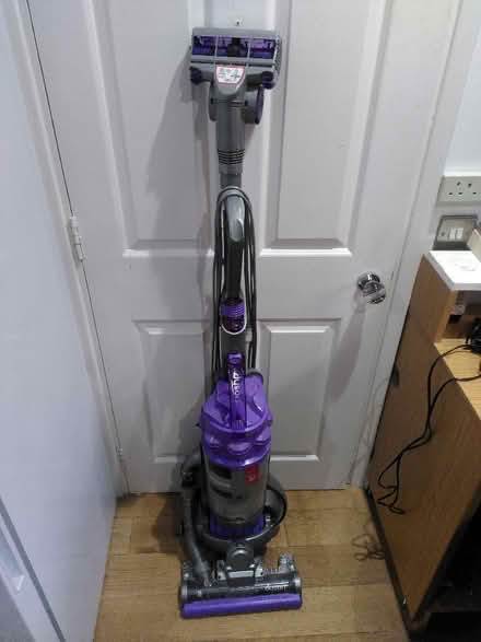 Photo of free Working Dyson Standing vacuum (Surrey Quays SE16) #1