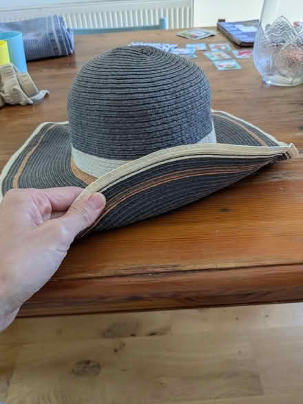 Photo of free Sun hat (Riverhead TN13) #2