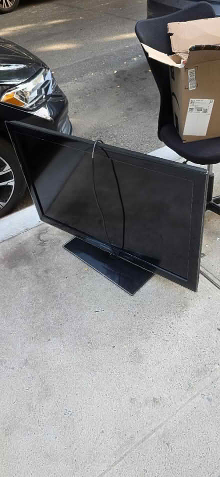 Photo of free Curb alert! 243 w 107th (Manhattan Valley) #1