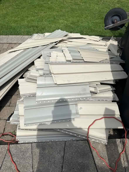 Photo of free Used Vinyl siding (Valpo city limits) #1