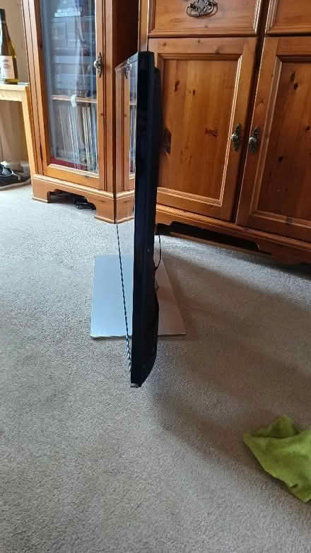 Photo of free TV Samsung 42 inches (Theale RG7) #2