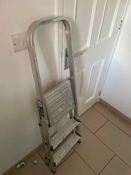 Photo of free Small ladder (N1 9SS) #1