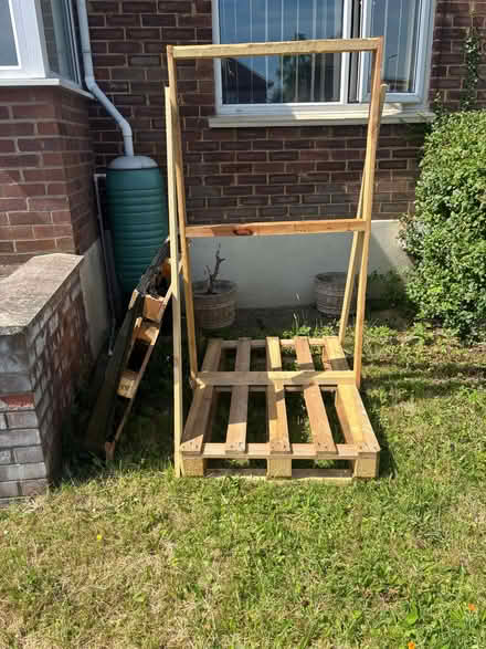 Photo of free Pallets (Whitings Hill Open Space EN5) #1