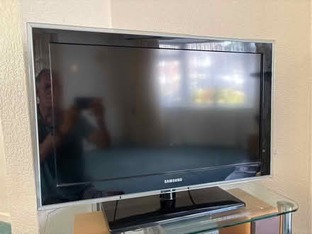Photo of free 32” Samsung HD TV (Cuffley EN6) #1