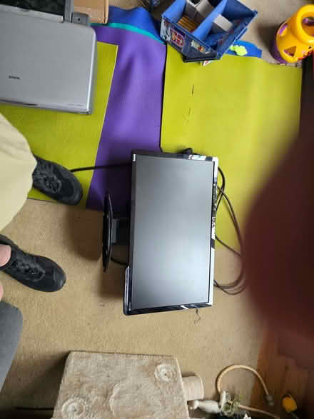 Photo of free Computer monitor/screen (Motspur Park KT3) #1