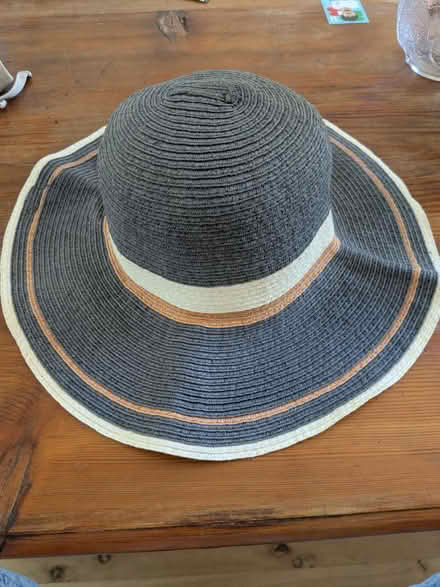 Photo of free Sun hat (Riverhead TN13) #1
