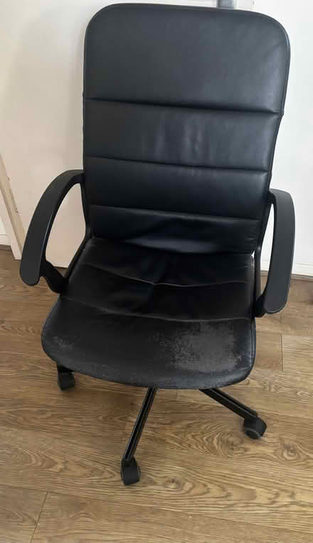 Photo of free Black office chair (Balham SW12) #3