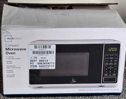 Photo of free New microwave (Drexel Hill) #2