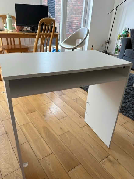 Photo of free Desk (Clapham) #1