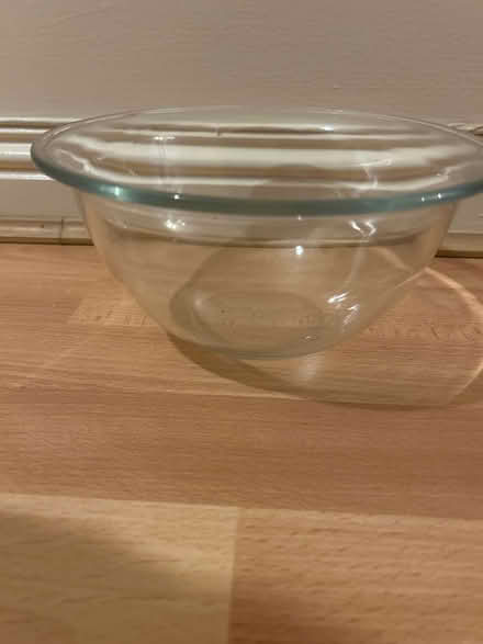 Photo of free Medium glass bowl (Dennistoun, G31) #1