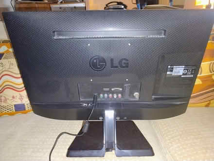 Photo of free LG Monitor 22" (Chilworth, SO16) #3