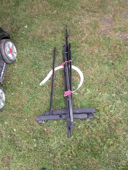 Photo of free Clothes stand on wheels (Thurgoland S35) #1