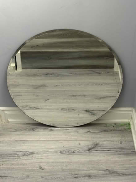 Photo of free Round mirror (Mississauga/ Streetsville) #1