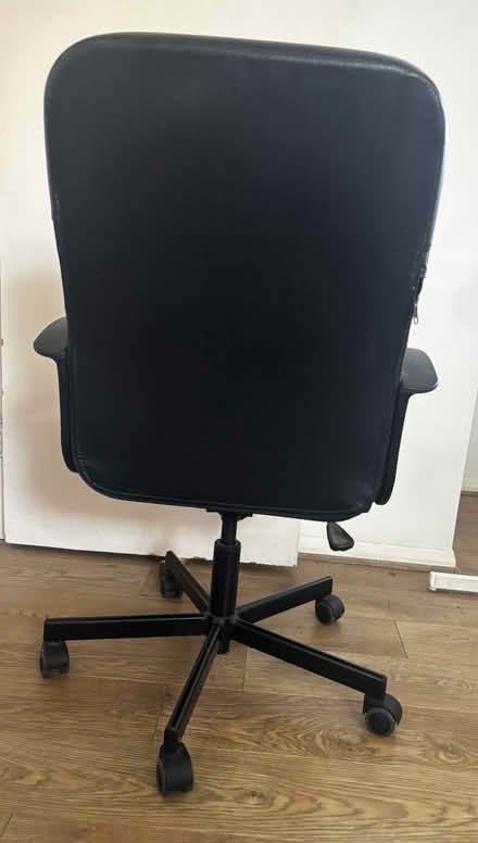 Photo of free Black office chair (Balham SW12) #2