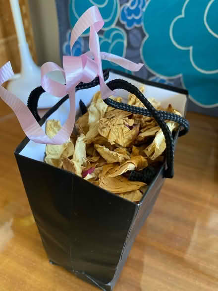Photo of free Dried rose petals / confetti (Horley) #1